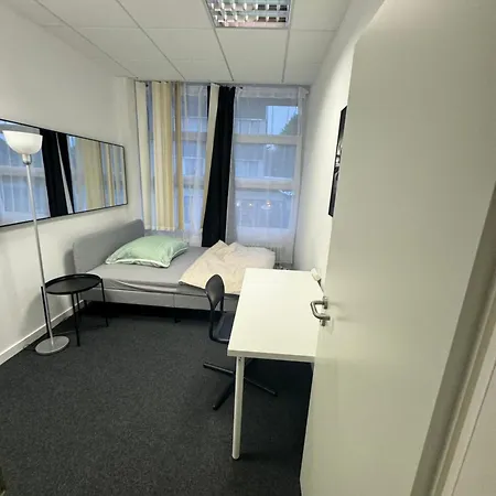 Mit 9 Schlafzimmern Und 1 Wohnzimmer Apartment Ottobrunn