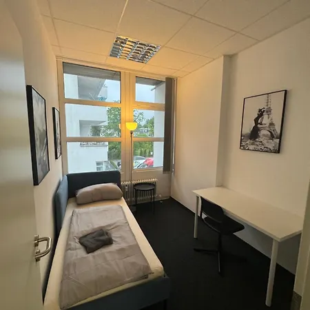 Appartement Mit 9 Schlafzimmern Und 1 Wohnzimmer