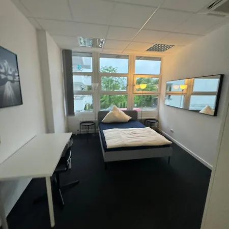 Mit 9 Schlafzimmern Und 1 Wohnzimmer Appartement *