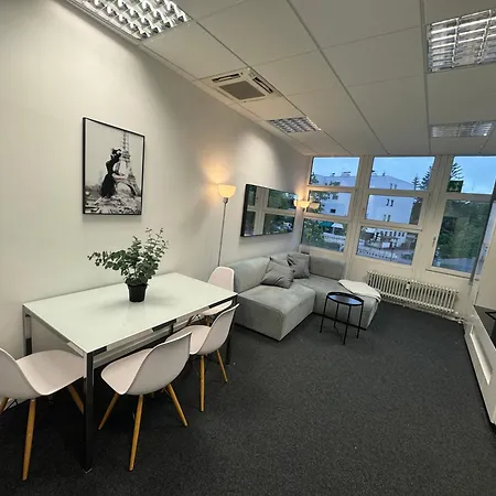 Mit 9 Schlafzimmern Und 1 Wohnzimmer Appartement